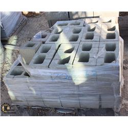 PALLET OF SANDSTONE SPLIT FACED PARTITION CONCRETE