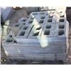 Image 1 : PALLET OF SANDSTONE SPLIT FACED PARTITION CONCRETE
