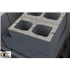 Image 2 : PALLET OF DARK GREY SPLIT FACED CONCRETE BLOCKS