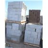 Image 3 : PALLET OF GREY CONCRETE COLUMN BLOCKS