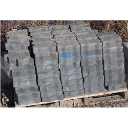 PALLET OF DARK GREY INTERLOCKING PAVING STONES