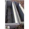 Image 2 : LOT OF 2 CONCRETE PLANTER BOX