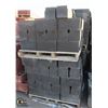 Image 1 : 1.5 PALLETS OF DARK GREY SPLIT FACED LEDGE