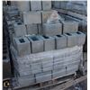 Image 1 : PALLET OF LIGHT GREY CINDER BLOCKS