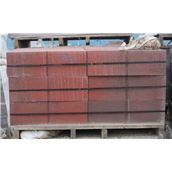 PALLET OF TERRACOTTA RETAINING WALL CAPS W/