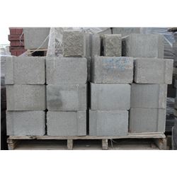 PALLET OF GREY STRAIGHT RETAINING WALL BLOCKS