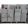 Image 1 : PALLET OF GREY STRAIGHT RETAINING WALL BLOCKS