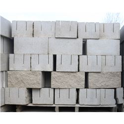 PALLET OF LIGHT GREY SPLIT FACED KNOCKOUT BOND