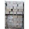 Image 3 : PALLET OF LIGHT GREY SPLIT FACED KNOCKOUT BOND