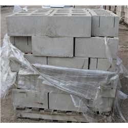 PALLET OF LIGHT GREY SPLIT FACED KNOCKOUT BOND