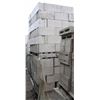 Image 3 : PALLET OF LIGHT GREY CONCRETE STRETCHER BLOCKS