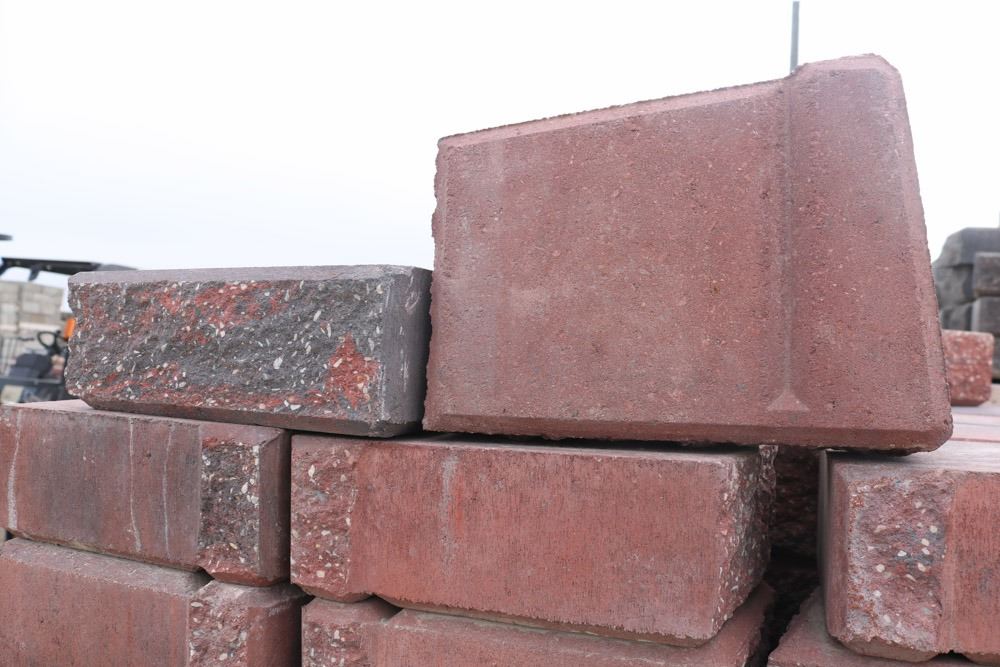 2 PALLETS OF TERRACOTTA RETAINING WALL BLOCKS