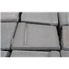 Image 2 : 2 PALLETS OF LIGHT GREY RETAINING WALL BLOCKS