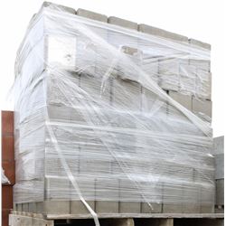 PALLET OF GREY SINGLE BULLNOSE HALF CONCRETE BLOCK