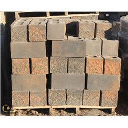 PALLET OF MARBLED SPLIT FACED CORNER BLOCKS