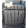 Image 1 : PALLET OF GREY SPLIT RIB CONCRETE CORNERS