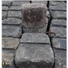 Image 2 : 2 ASSORTED PALLETS INCL. PAVING STONES & RETAINING