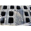 Image 2 : PALLET OF GREY SPLIT FACED CONCRETE BLOCKS
