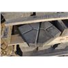 Image 2 : PALLET OF DARK GREY TRIANGLED SHAPED PAVING STONES