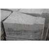 Image 2 : 5 PALLETS OF GREY WEDGE RETAINING WALL BLOCKS