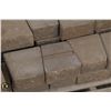 Image 2 : 6 PALLETS OF ASSORTED COLOR RETAINING WALL BLOCKS