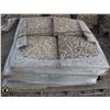 Image 1 : PALLET OF ASSORTED SIZE PEBBLED CONCRETE PILLAR