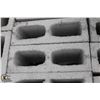 Image 2 : PALLET OF GREY PARTITION CONCRETE BLOCKS