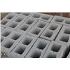 Image 2 : PALLET OF GREY SPLIT FACED CONCRETE BLOCKS