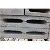 Image 2 : PALLET OF LIGHT GREY PARTITION CONCRETE BLOCKS
