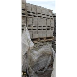 PALLET OF LIGHT GREY PARTITION CONCRETE BLOCKS