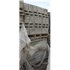 Image 1 : PALLET OF LIGHT GREY PARTITION CONCRETE BLOCKS