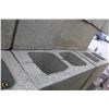 Image 2 : 1.5 PALLET OF SCORED SMOOTH FACE CINDER BLOCKS