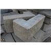 Image 2 : PALLET OF LIGHT GREY SPLIT FACE CORNER BLOCKS
