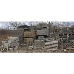 SECTION OF APPROX.. 25 PALLETS OF ASSORTED BRICKS