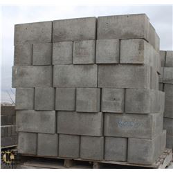 PALLET OF LIGHT GREY DOUBLE BULLNOSE CINDER