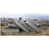 Image 1 : LARGE LOT OF CONCRETE SLABS AND ARCS