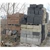 Image 1 : 14 PALLETS OF ASSORTED CONCRETE BLOCKS