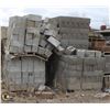 Image 1 : 11 PALLETS OF ASSORTED CINDER BLOCKS
