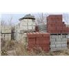 Image 1 : 18 PALLETS OF ASSORTED BRICKS AND BLOCKS