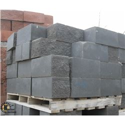 PALLET OF DARK GREY SPLIT FACE CORNERS