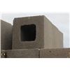 Image 2 : 2 PALLETS OF DARK GREY HALF CINDER BLOCKS