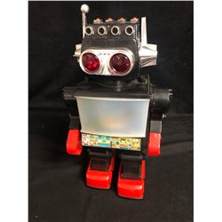 TOY ROBOT