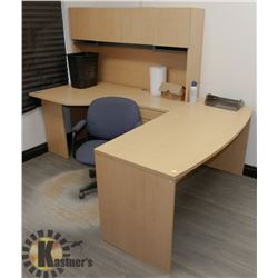 BLOND WOOD TONE L SHAPE OFFICE DESK WITH HUTCH