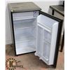 Image 2 : DANBY MINI FRIDGE