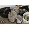 Image 5 : LARGE LOT OF ROPE, CABLE, BAGS,