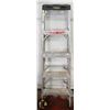 Image 1 : 5' FEATHERLITE ALUMINUM LADDER