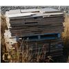 Image 2 : LARGE LOT OF SCRAP WOOD