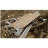 Image 5 : PILE OF 2 X4S AND SCRAP WOOD