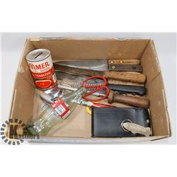 FLAT OF ANTIQUE KNIVES, SCISSORS, PLUS A SAMSUNG