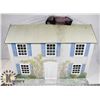 Image 1 : VINTAGE DOLL HOUSE WITH ACCESSORIES